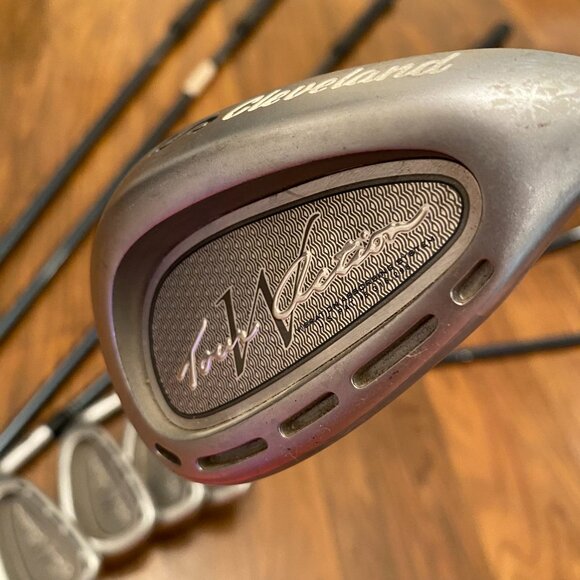 Cleveland Tour Action TA7 Women’s Flex Iron 4,5,6,7,8,9,P,S Golf Club Set -Right - Picture 1 of 15